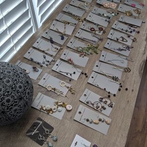 New York & Company Earrings - Lot